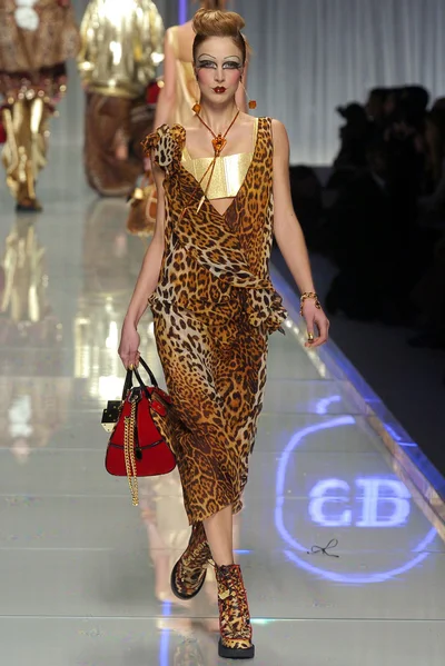 Look 32